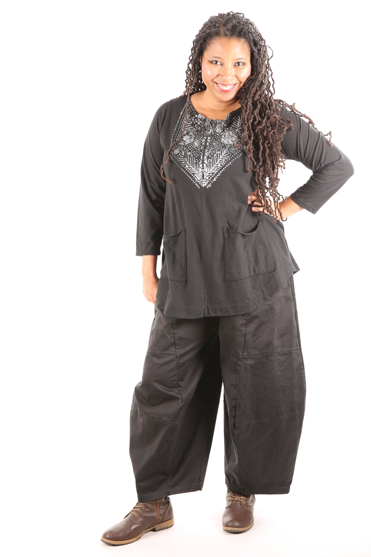 1175 Two Pocket Artist's Top-Black